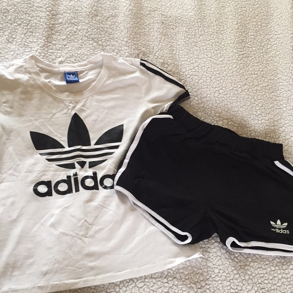 Adidas top &shorts 🌸